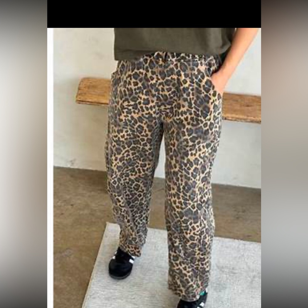 Le Bon Shoppe Arc pants in Leopard size medium